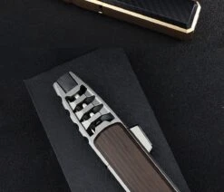 Merkloos Turbo Jetflame Aansteker - Gasbrander - Vuurwerk Torch - Crème Brûlée Brander - BBQ En Sigaren Aansteker - Windproof - Walnoothout Met Grijze Metalen Behuizing 19 Merkloos Turbo Jetflame Aansteker - Gasbrander - Vuurwerk Torch - Crème Brûlée Brander - BBQ En Sigaren Aansteker - Windproof - Walnoothout Met Grijze Metalen Behuizing -Barbecue Grill Winkel 1200x1028 4