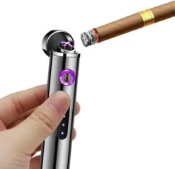 Allkinds Oplaadbare Elektrische Aansteker - USB Plasma Aansteker - Duurzaam - Windbestendig - Zwart 11 Allkinds Oplaadbare Elektrische Aansteker - USB Plasma Aansteker - Duurzaam - Windbestendig - Zwart -Barbecue Grill Winkel 1200x1161 2