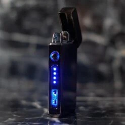Merkloos Cuberna Elektrische Plasma USB Aansteker Met Batterij Indicator Ice Black - Wind En Storm Bestendig - Geschikt Voor Kaarsen, Vuurwerk, Sigaretten En BBQ -Barbecue Grill Winkel 1200x1200 338