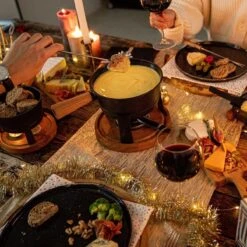 Boska Pizzaplank Friends L - BBQ Accessoires - Eikenhout - Handige Opvanggeul - Ø 34 Cm -Barbecue Grill Winkel 1200x1200 553