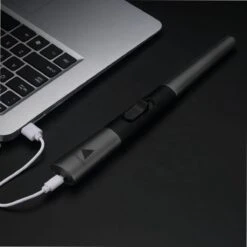 Oplaadbare Lange Elektrische Aansteker - Duurzame Plasma Aansteker – Luxe Aansteker - Inclusief Cadeauverpakking - BBQ – Kaarsen - Zwart 15 Oplaadbare Lange Elektrische Aansteker - Duurzame Plasma Aansteker – Luxe Aansteker - Inclusief Cadeauverpakking - BBQ – Kaarsen - Zwart -Barbecue Grill Winkel 1200x1200 727