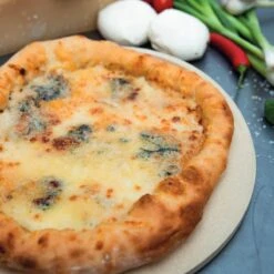 Boska Pizzasteen Deluxe - Voor Oven & BBQ - Knapperige Pizza's - Ø 29.5 Cm - BBQ Accessoires 36 Boska Pizzasteen Deluxe - Voor Oven & BBQ - Knapperige Pizza's - Ø 29.5 Cm - BBQ Accessoires -Barbecue Grill Winkel 1200x1200 760