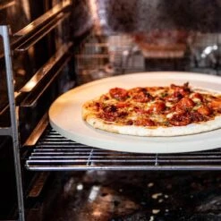 Boska Pizzasteen Deluxe - Voor Oven & BBQ - Knapperige Pizza's - Ø 29.5 Cm - BBQ Accessoires 38 Boska Pizzasteen Deluxe - Voor Oven & BBQ - Knapperige Pizza's - Ø 29.5 Cm - BBQ Accessoires -Barbecue Grill Winkel 1200x1200 762