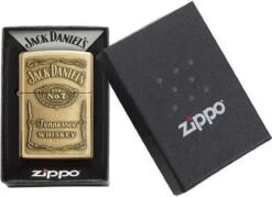 Aansteker Zippo Jack Daniel's Label Brass Emblem -Barbecue Grill Winkel 1200x869 2