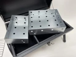 Compacte Draagbare Kolen BBQ Van Wolff BBQ - Handig Voor Op De Camping Op Het Strand Of In Een Park - Smoker Barbecue - Draagbare Lichtgewicht Bbq - Met Thermometer En Lucht Doorvoer. Laat Je Vlees Langzaam Garen. 16 Compacte Draagbare Kolen BBQ Van Wolff BBQ - Handig Voor Op De Camping Op Het Strand Of In Een Park - Smoker Barbecue - Draagbare Lichtgewicht Bbq - Met Thermometer En Lucht Doorvoer. Laat Je Vlees Langzaam Garen. -Barbecue Grill Winkel 1200x899 14